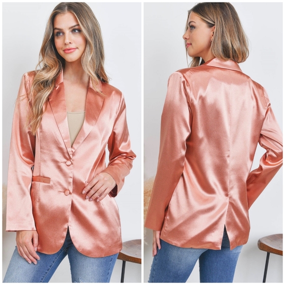 LAST 1❗🎀HP🎀 BLUE BLUSH Vintage Blush Satin Blazer - Picture 3 of 7